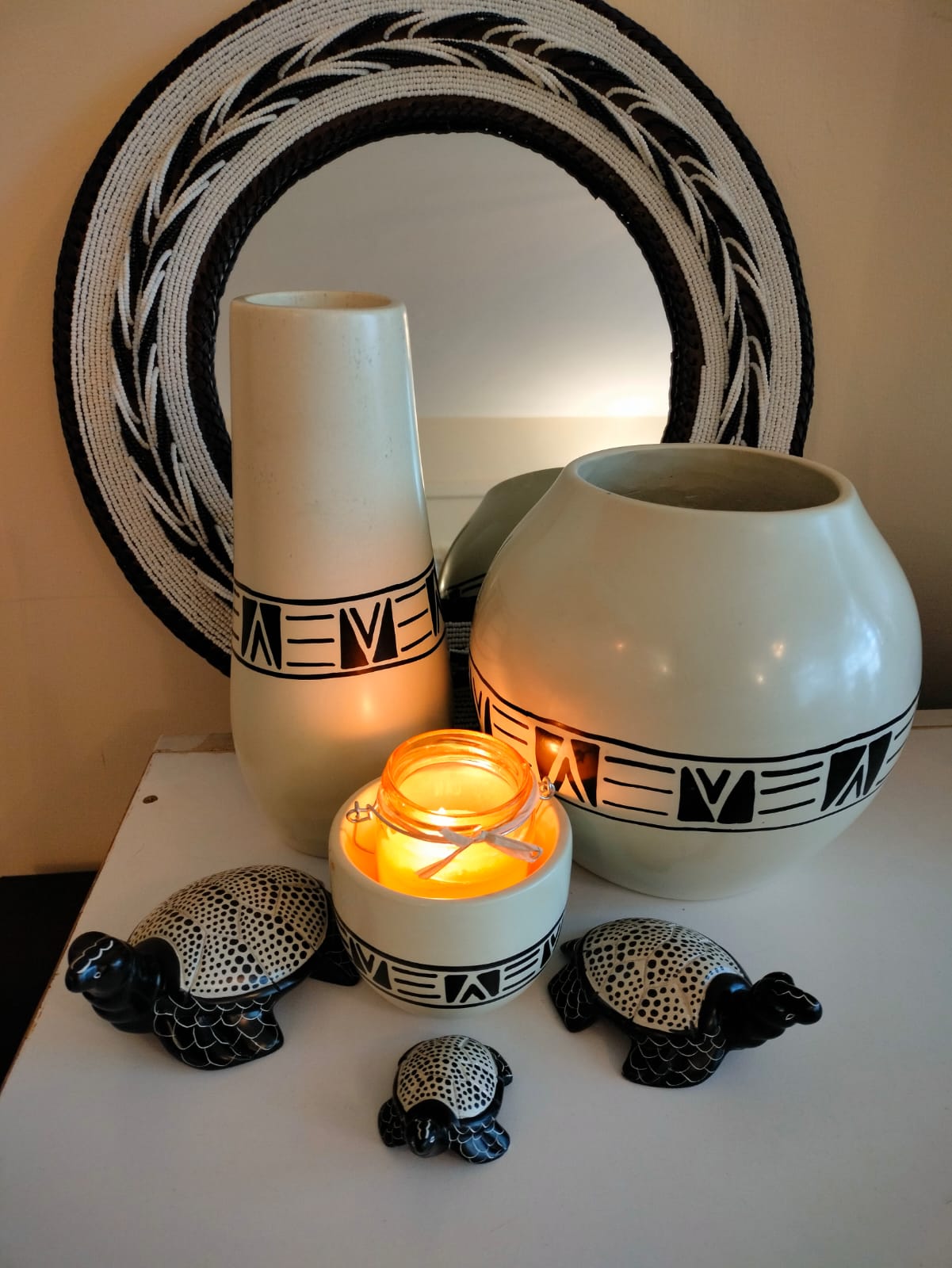 Pearl white leaf design mirror