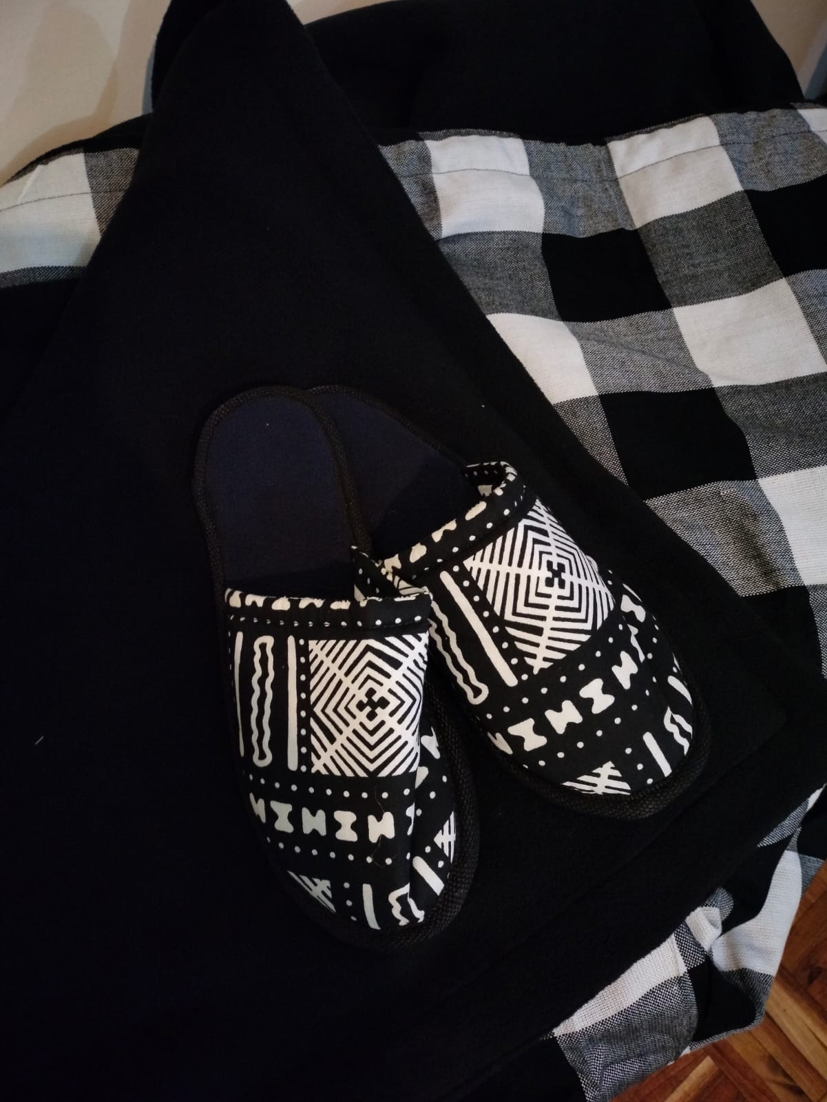 Black and White Ankara slippers, Ankara slippers, Kenyan Ankara slippers