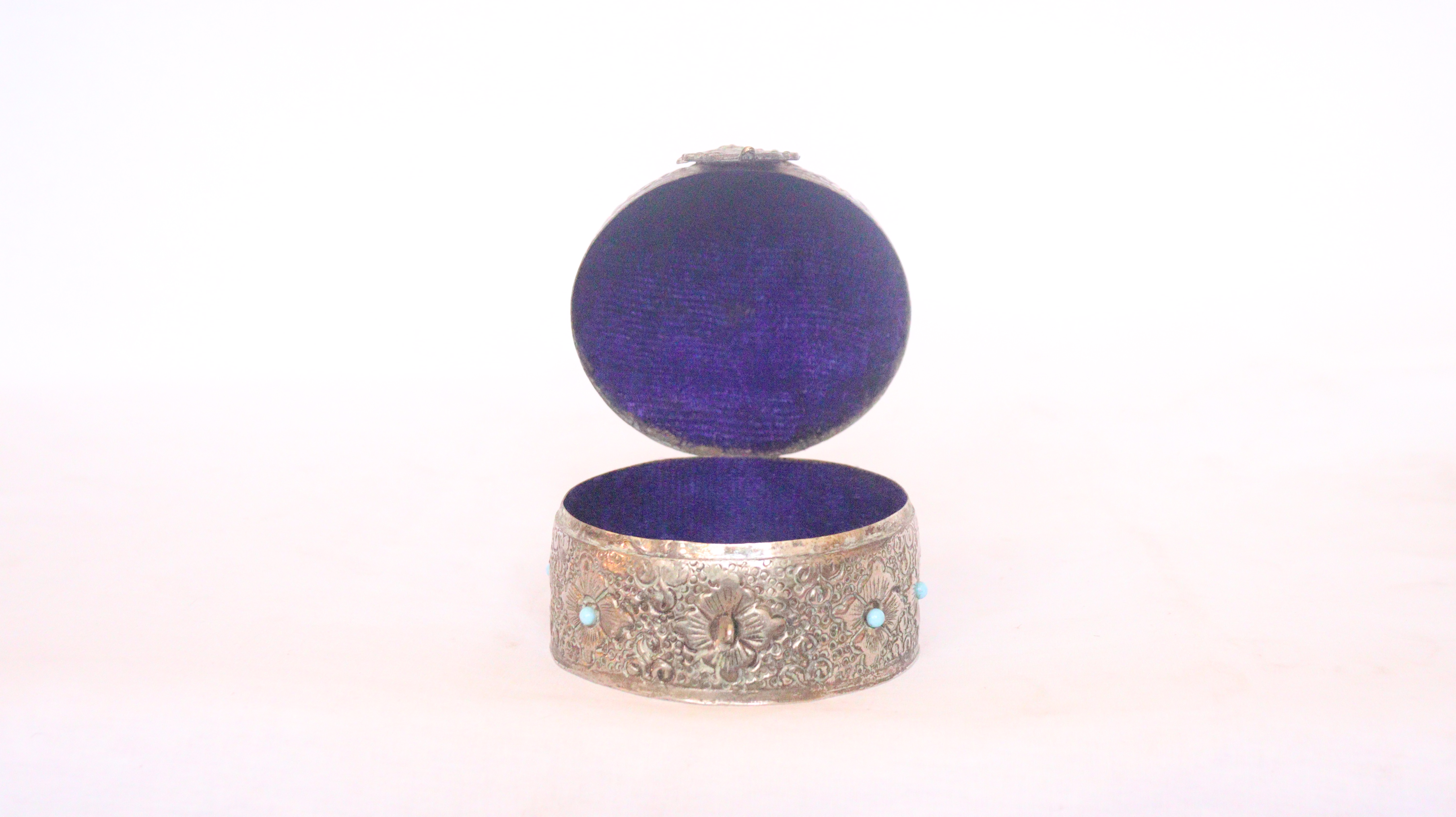 Antiques, Jewelry box, Nickel and silver velvet lining jewelry box