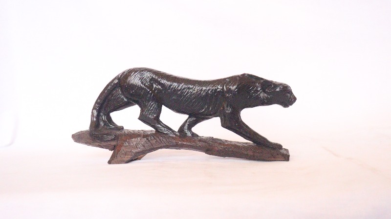 Rough finished cheetah, wooden cheetah, African wooden cheetah, Antiques