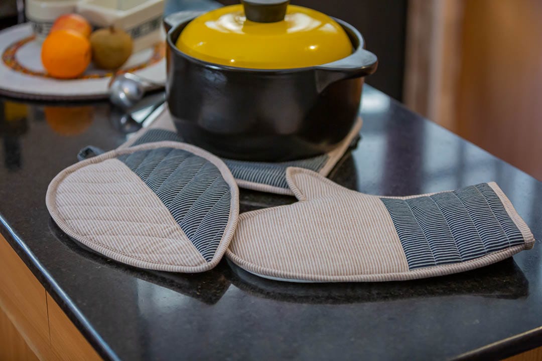 Mitten, Kitchen Mittens, Patterned mittens, Intricate mitten