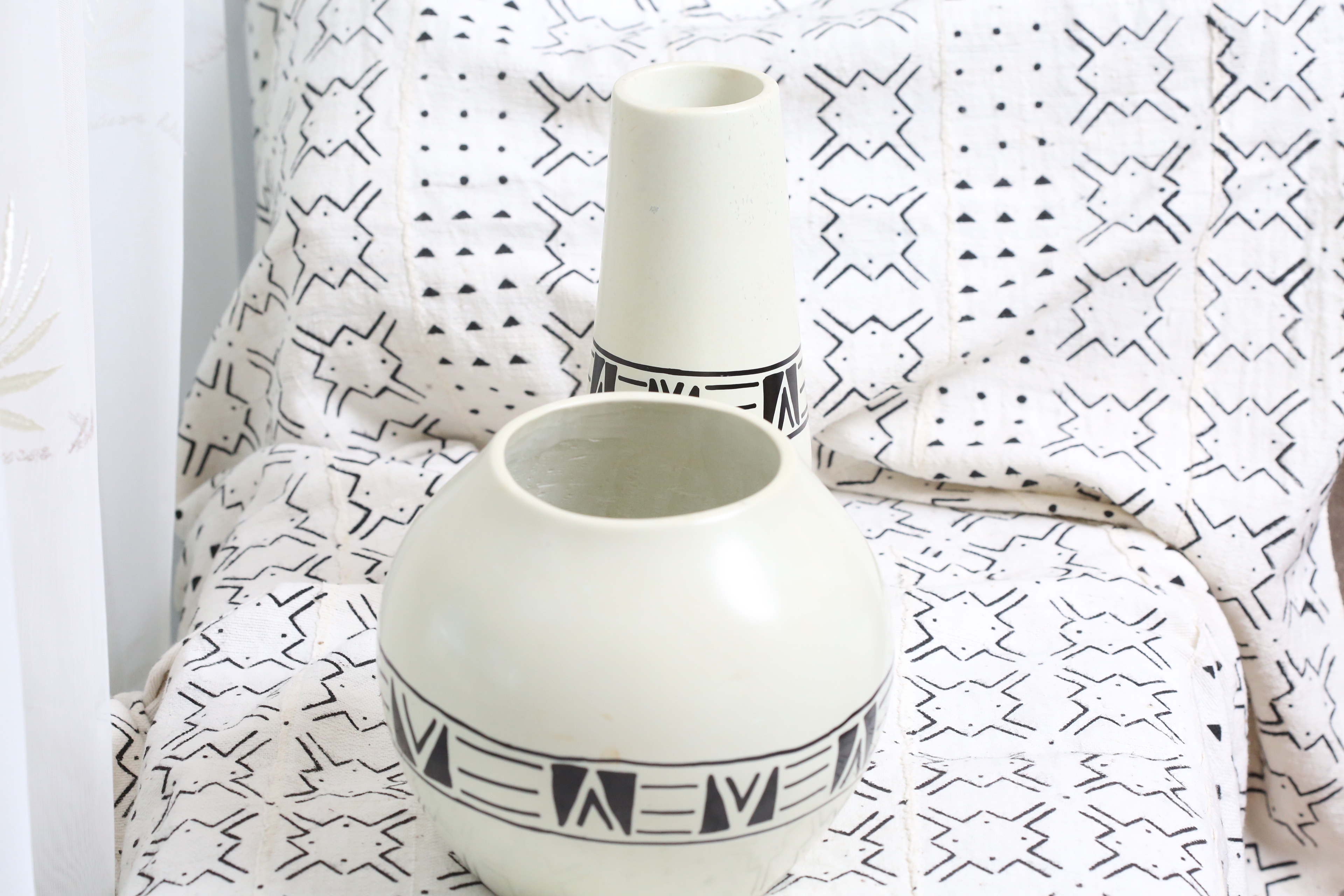 White patterned Soapstone vase gift package.