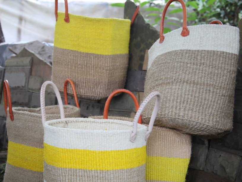 Pale brown and off white basket with handles (different variations), Kiondos