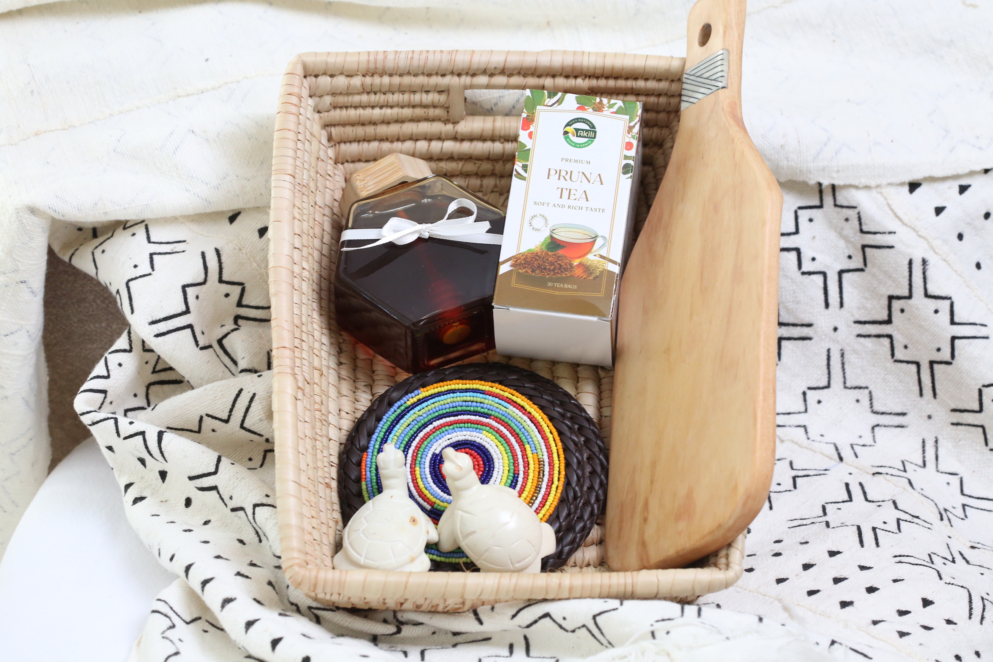 Gift Box of care. (Pruna tea, honey, beaded coasters)